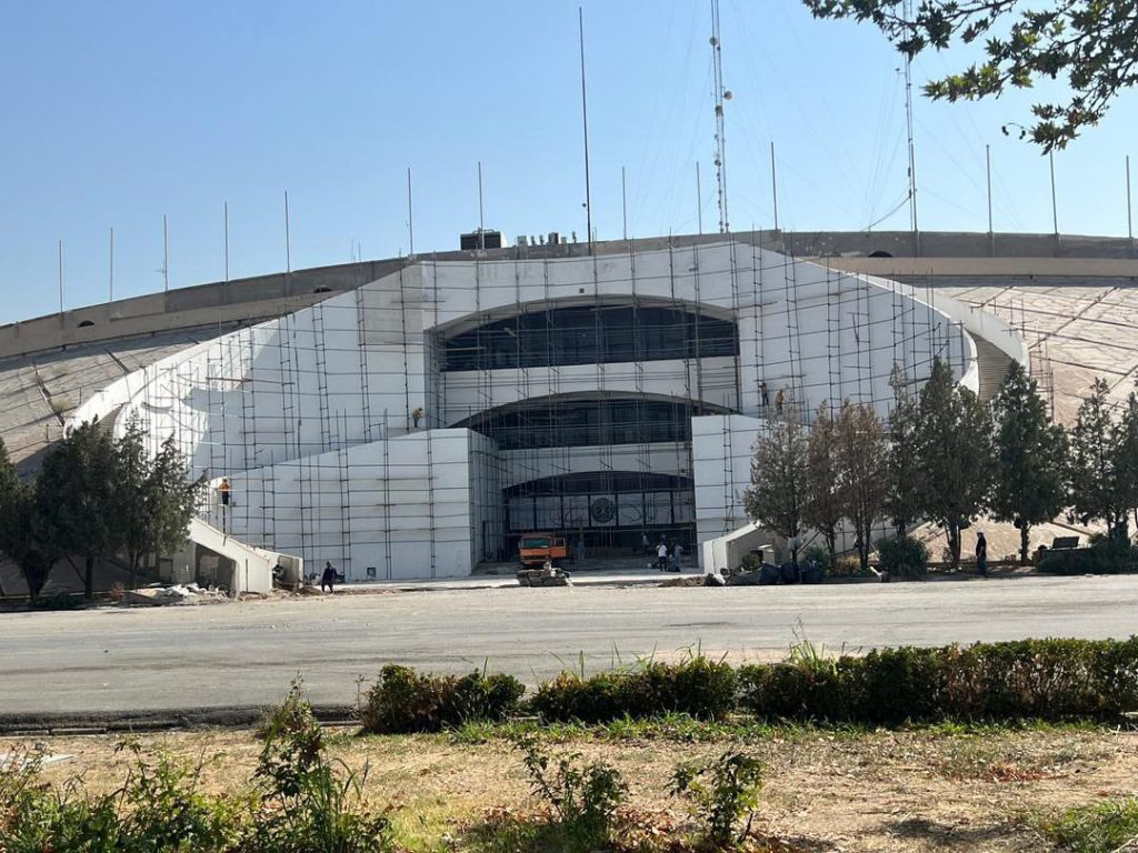 پروژه رنگ کاری نمای استادیوم آزادی تهران-2